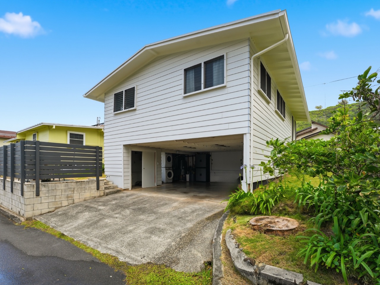 Side view of home and carport entry