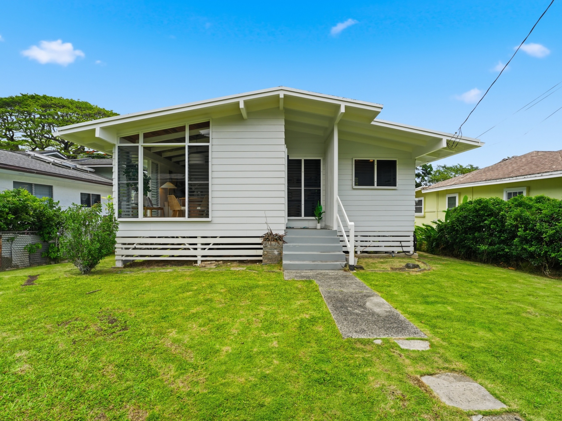 Front exterior of 2631 Namauu Drive